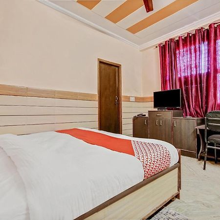 Oyo Park View Guest House Near Edm Mall Ню Делхи Екстериор снимка