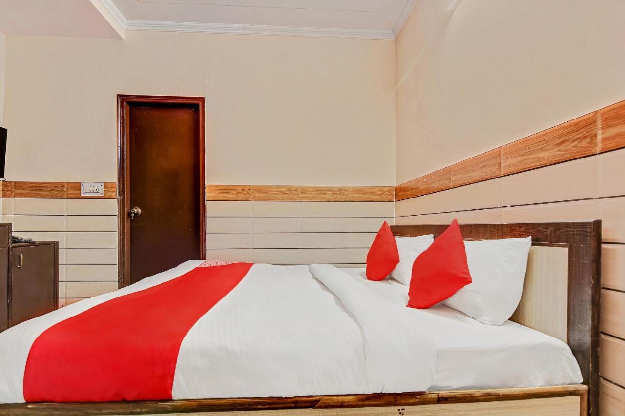 Oyo Park View Guest House Near Edm Mall Ню Делхи Екстериор снимка