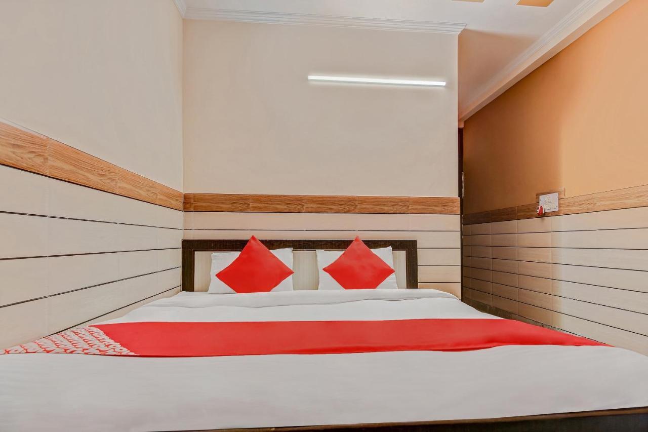 Oyo Park View Guest House Near Edm Mall Ню Делхи Екстериор снимка