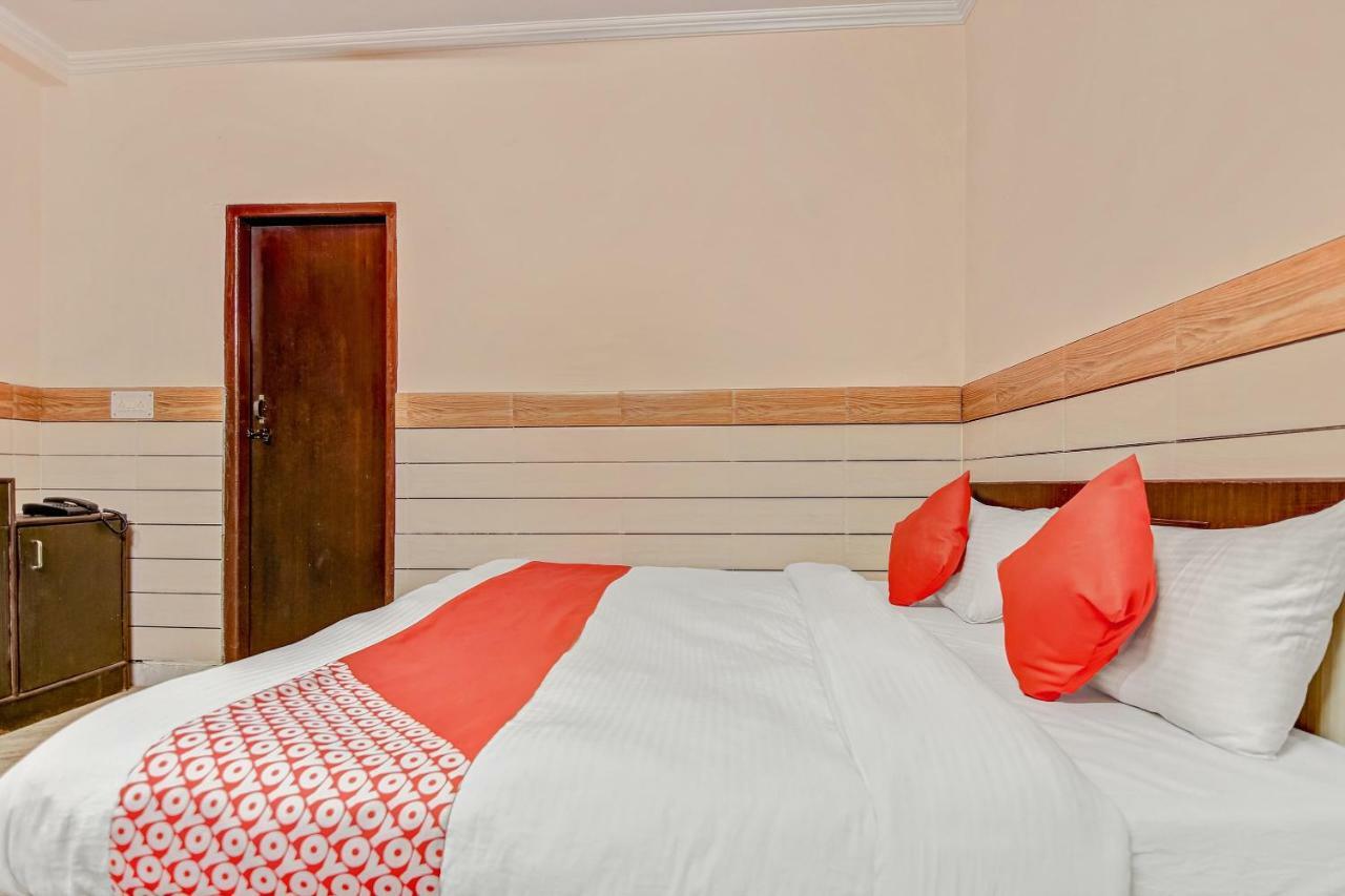 Oyo Park View Guest House Near Edm Mall Ню Делхи Екстериор снимка